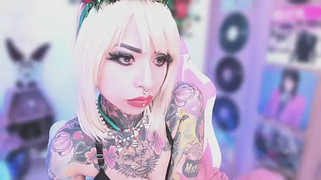 NikkiRamone's cam snapshot