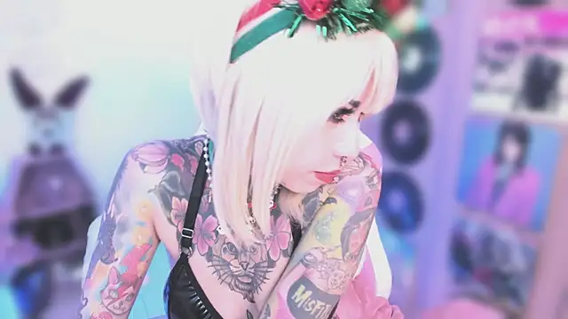 NikkiRamone live sex cam