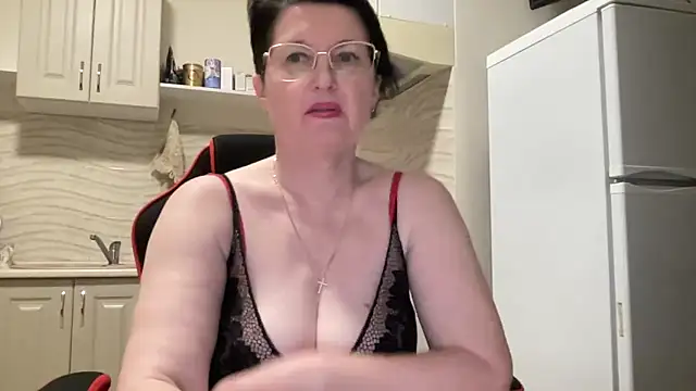 _HotMilfPussy_'s cam snapshot