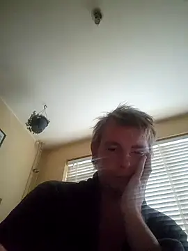 piercingpik's cam snapshot