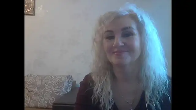 LadySexyBlond's cam snapshot