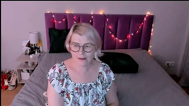 sabrinamacmarren's cam snapshot