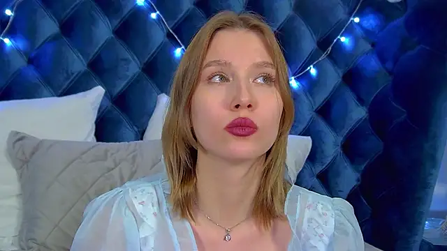 LiliLinn live sex cam