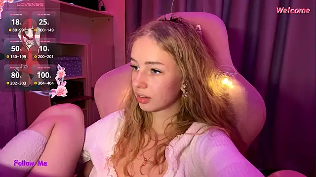 LunaCrave's cam snapshot