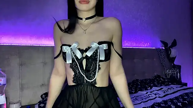 yourlovelykiki's cam snapshot