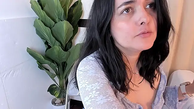 miss_alhy's cam snapshot