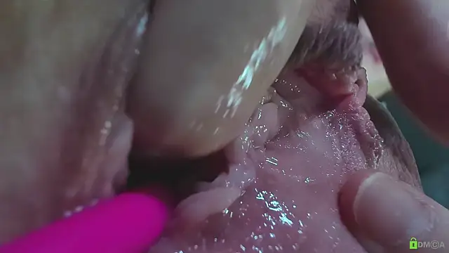 Courtney_Luv's cam snapshot