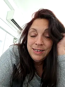 XSouthlondonNAUGHTYMILFXX's cam snapshot