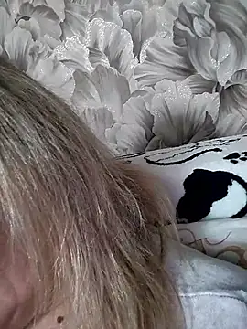 gentleblonde's cam snapshot