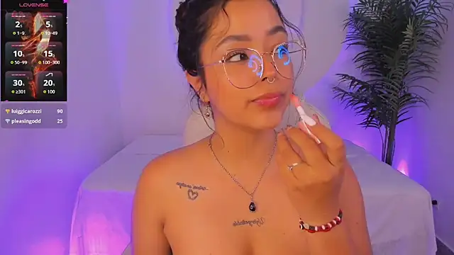 Ariana_Pierce's cam snapshot