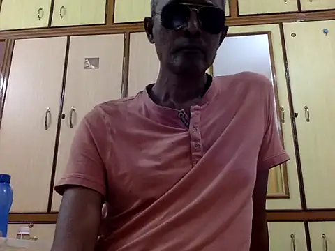 Lookin4Kinky_Partner's cam snapshot