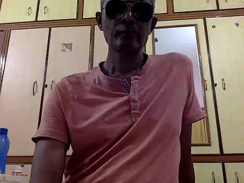 Lookin4Kinky_Partner's cam snapshot