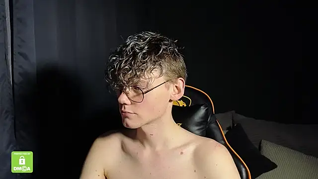 Keytaro live sex cam