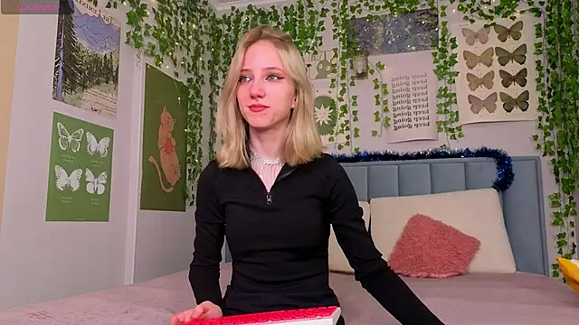 EmmaNovak live sex cam