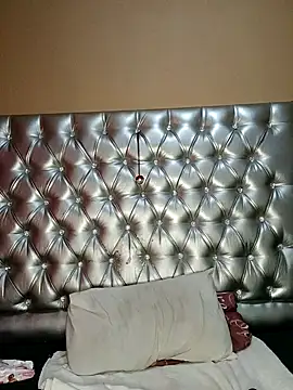 YourSubDesire live sex cam