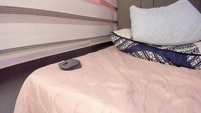 Fernanda_liie_'s cam snapshot