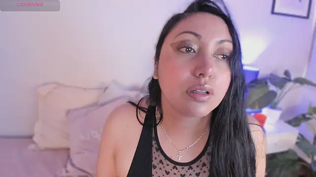 LizzCarter_'s cam snapshot