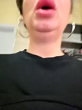 Adivaaa's cam snapshot