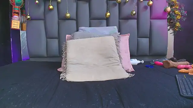 _MiaBrown_'s cam snapshot