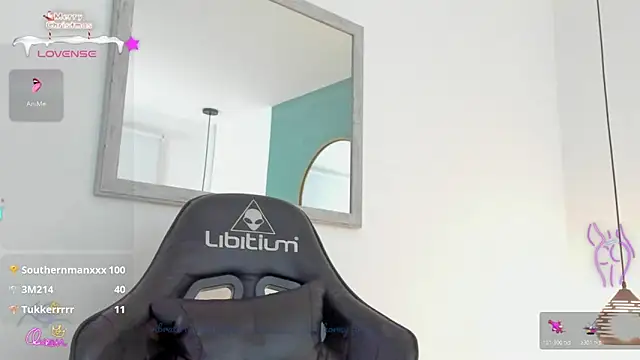 lucy_blue28's cam snapshot