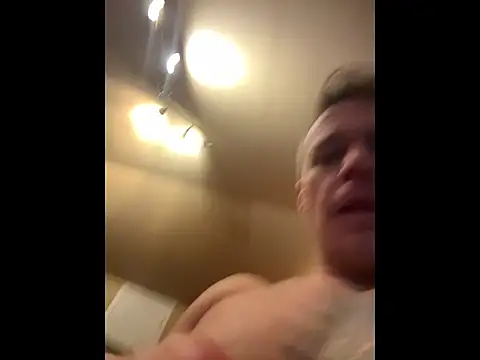 DILFiGuess1's cam snapshot