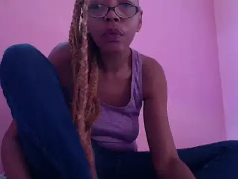 Ladyzee25's cam snapshot