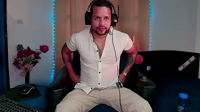 LucasGaeel's cam snapshot