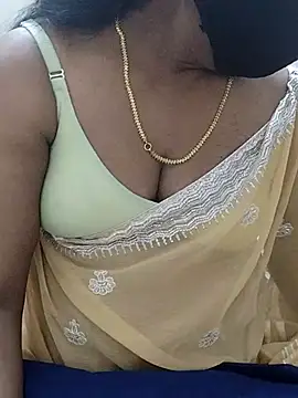 MrsNayoni77's cam snapshot