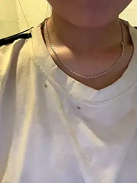 Emily-y live sex cam