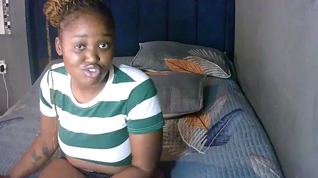 FREAKBARBIE02's cam snapshot