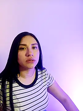 Veronica_Lewis_'s cam snapshot