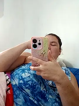 yaneth_'s cam snapshot