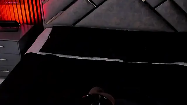 Aliyahsstone's cam snapshot