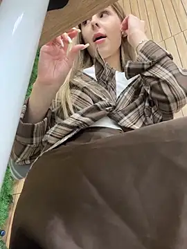 Lina_Away's cam snapshot