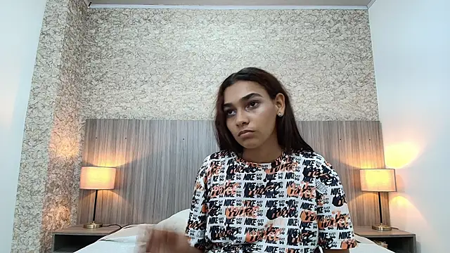 zoe_bermudez's cam snapshot