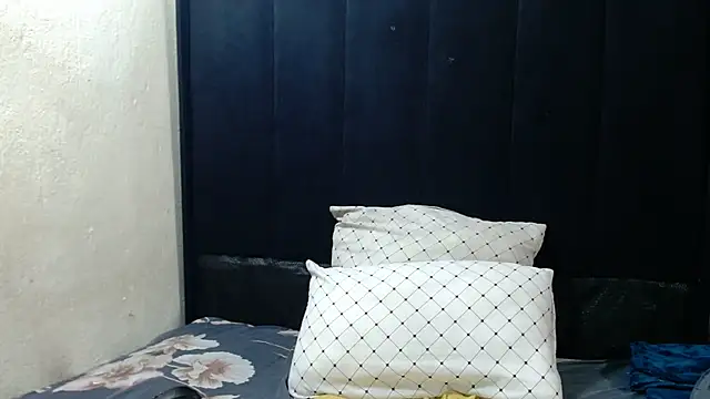 Peachesx25 live sex cam