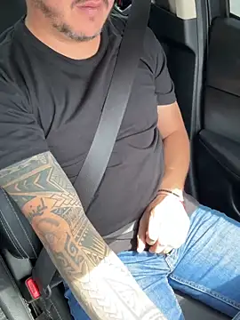 Diegohernan17 live sex cam