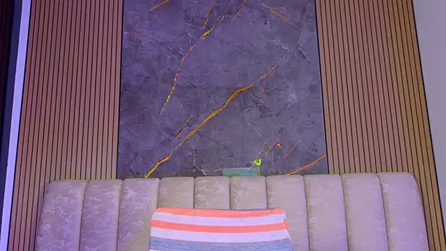 mia_scot's cam snapshot