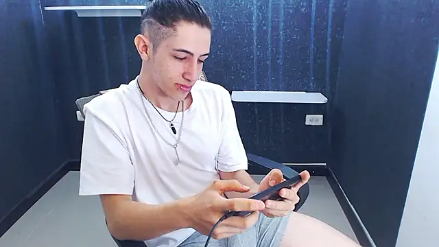 Kerverr_'s cam snapshot