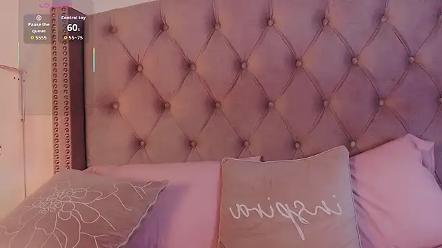 vintoria_cherry's cam snapshot