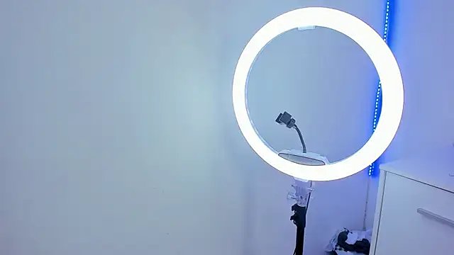 LucieAngels's cam snapshot