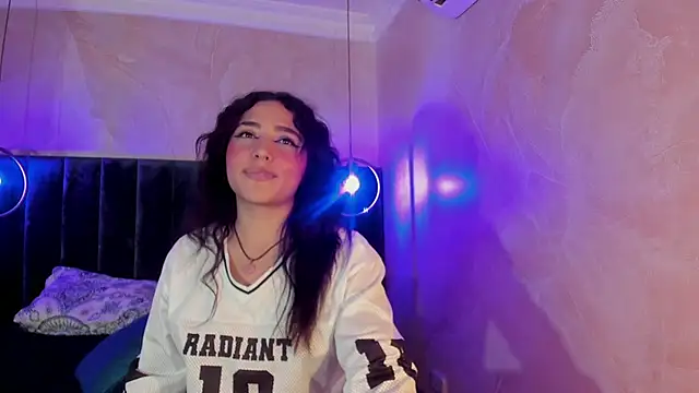 YaraShine's cam snapshot