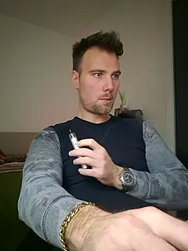 mrlyuis live sex cam