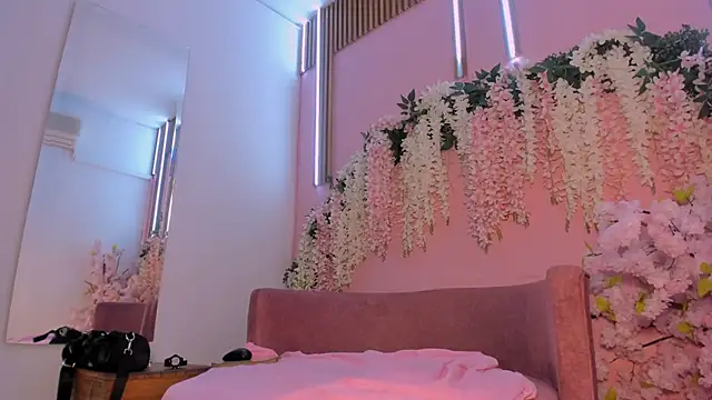 ThiccyLexxy live sex cam