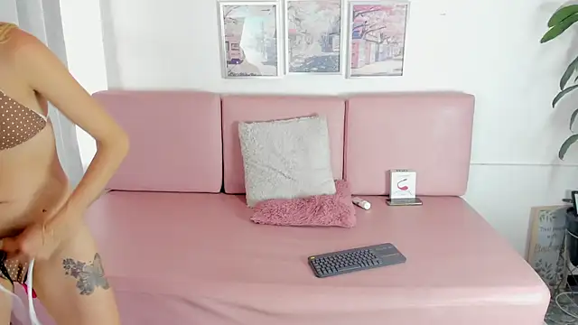 Pamela_SkinnySexy's cam snapshot