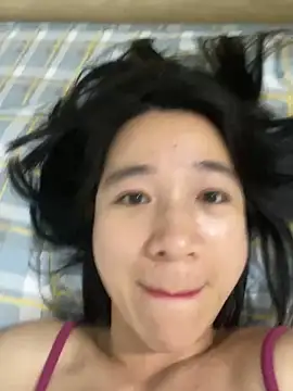 Elly-y's cam snapshot