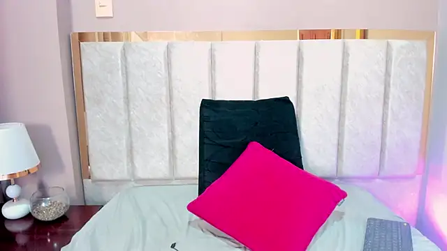 EloiseQuinn's cam snapshot