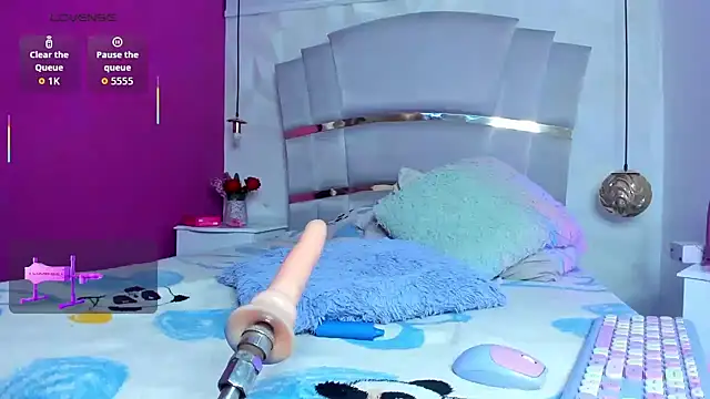 zoe_taylorr1's cam snapshot