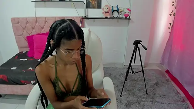 thianahorny's cam snapshot