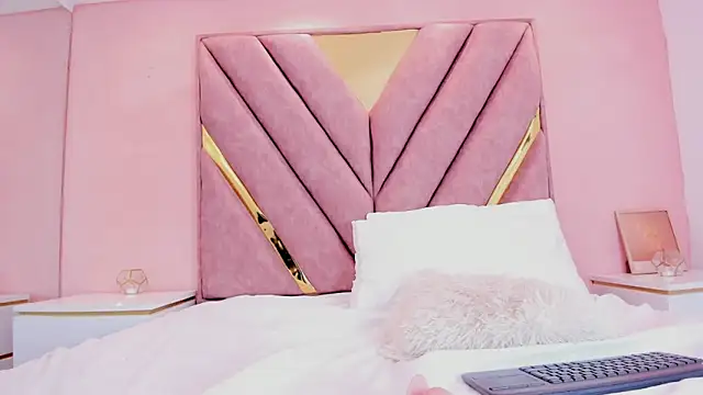 roxyflame_'s cam snapshot